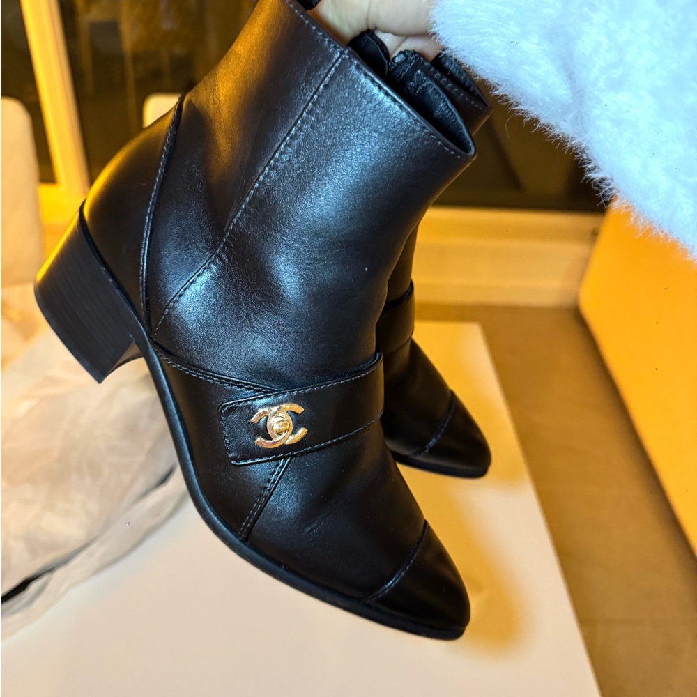 Chanel ankle boots black stretch lambskin - Picture 4 of 6